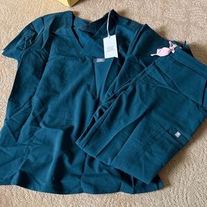 Figs Caribbean Blue Scrub Set (NEW)